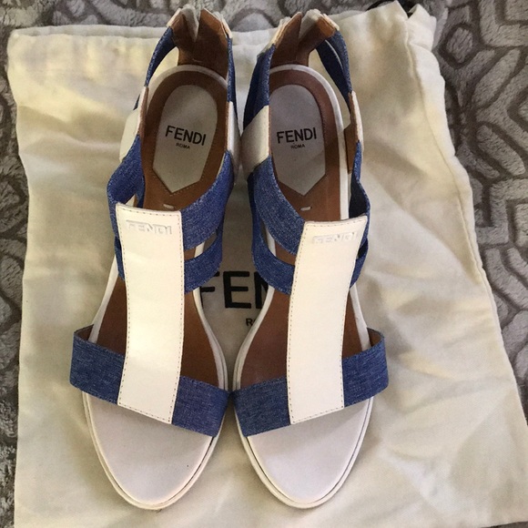 SOLD AMAZING Fendi Wedges - Picture 4 of 6